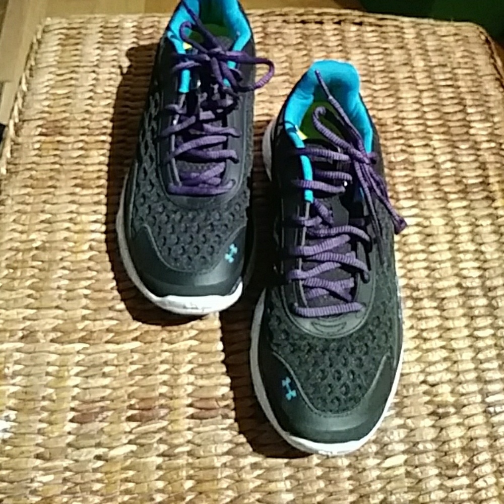Under armour spine sneakers
